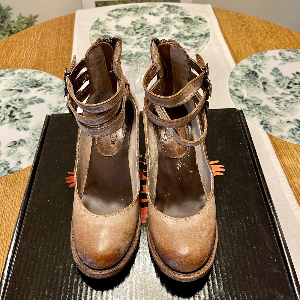 Freebird “RANDI” in Taupe
